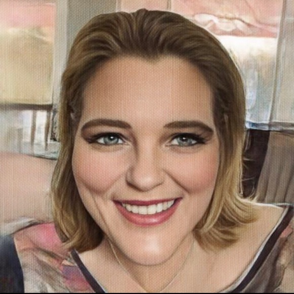 Meet your Posher, Jennifer - Picture 1 of 1